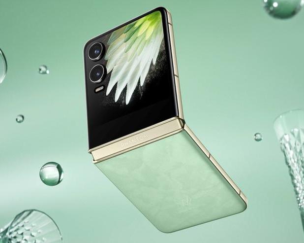 В России начались продажи раскладных смартфонов Tecno Phantom V Flip 2 и V Fold 2 / Смартфоны и телефоны / iXBT Live